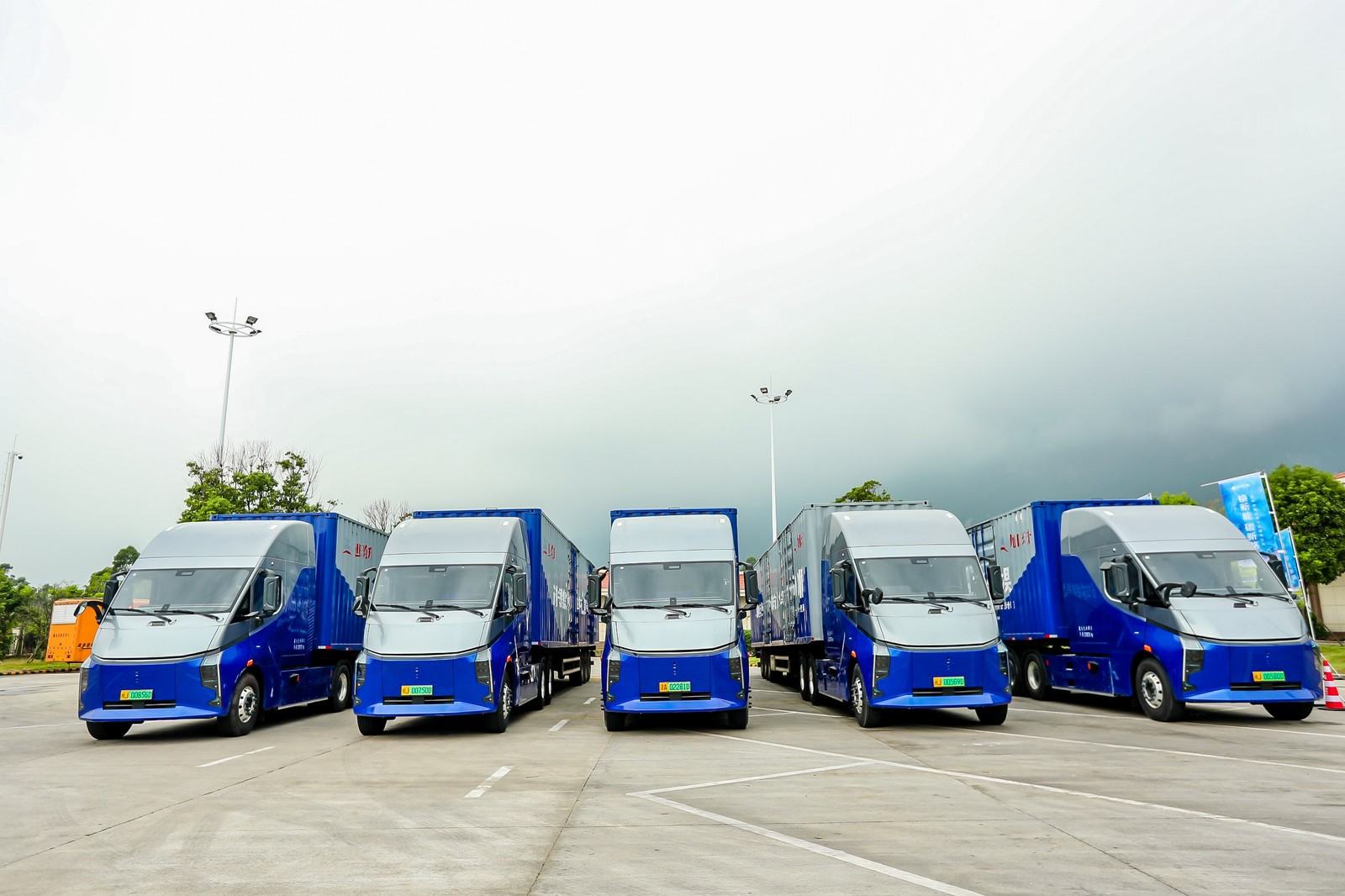 插圖二:現(xiàn)場(chǎng)車型.jpg 插圖二:現(xiàn)場(chǎng)車型.jpg